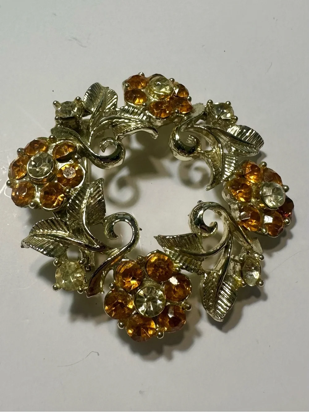 Vintage Topaz Amber Rhinestone Flower Wreath Brooch Pin Gold Tone Mid Century